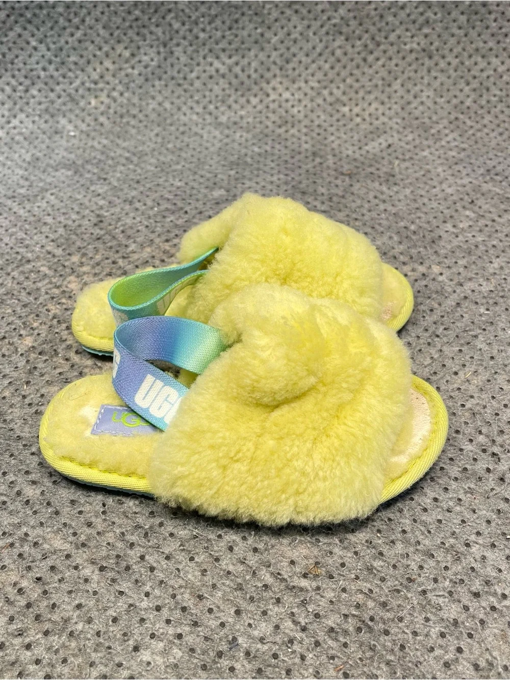 Ugg Fluff Yeah Yellow Slipper Sandals Size 10 Girls